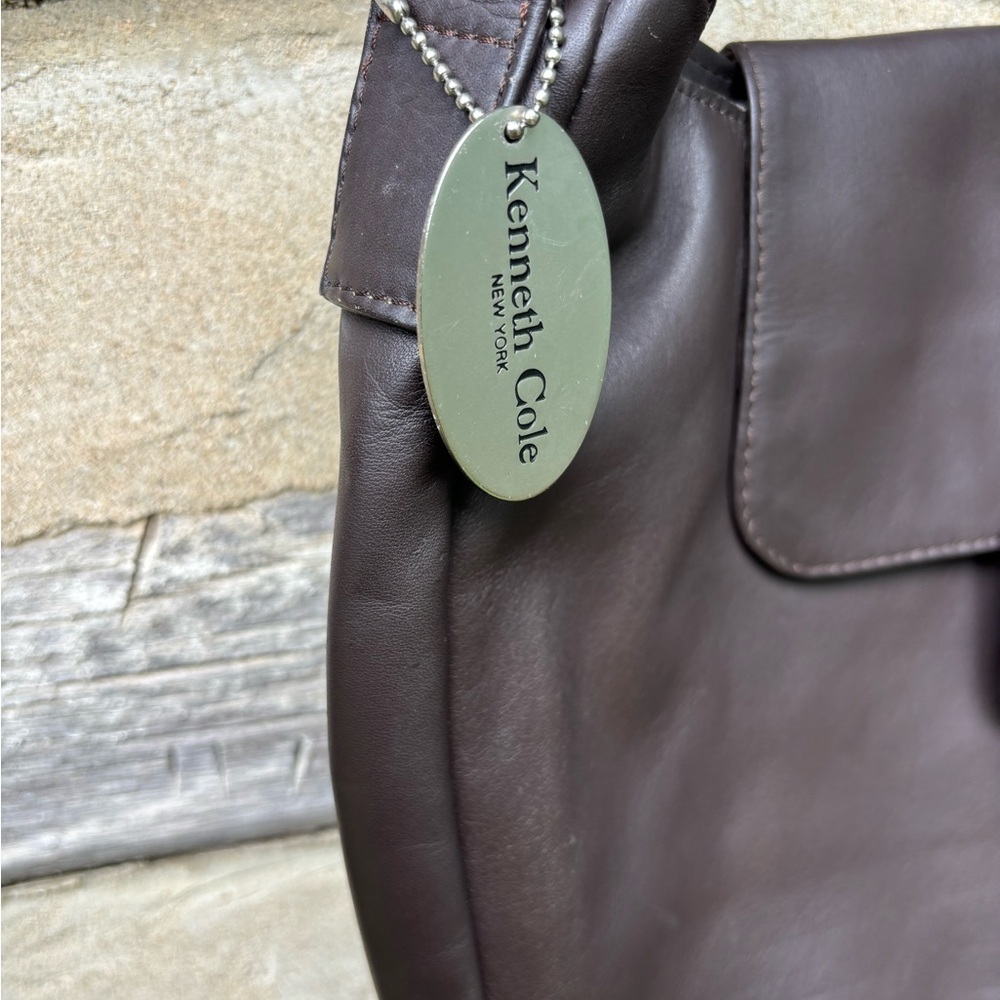 Kenneth Cole N.Y. Vintage Dark Brown Leather Shoulder Bag - Picture 4 of 12